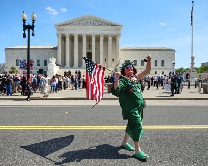 Supreme court justices appear skeptical of Trump administration’s argument to restrict birthright citizenship – live
