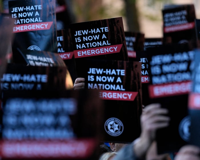 Downing Street rally asks ‘silent majority’ to fight antisemitism