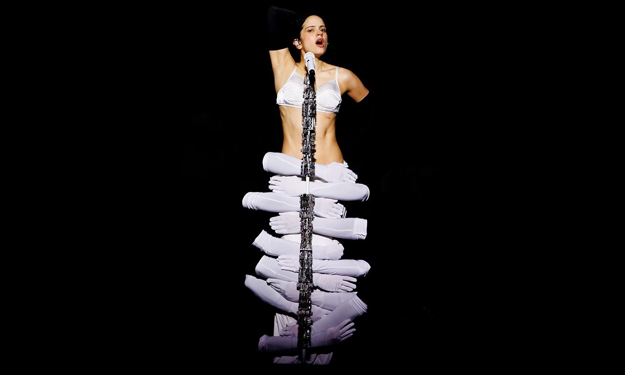 Bij de Spaanse superster Rosalía komt alles samen in een uitbarsting van energie