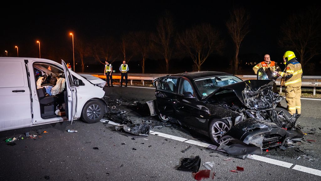 Kettingbotsing met vijf gewonden op A12 bij Babberich