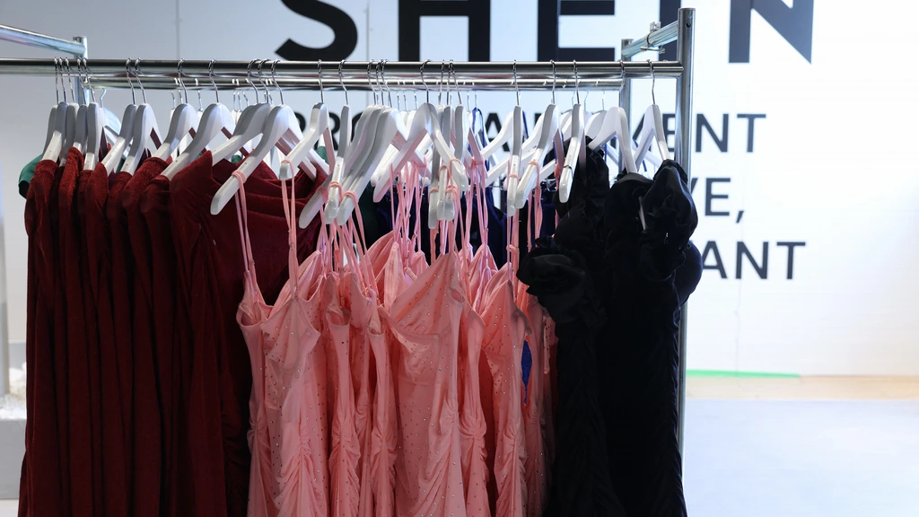 Frankrijk verbiedt reclame voor ultrafastfashionwinkels als Shein en Temu