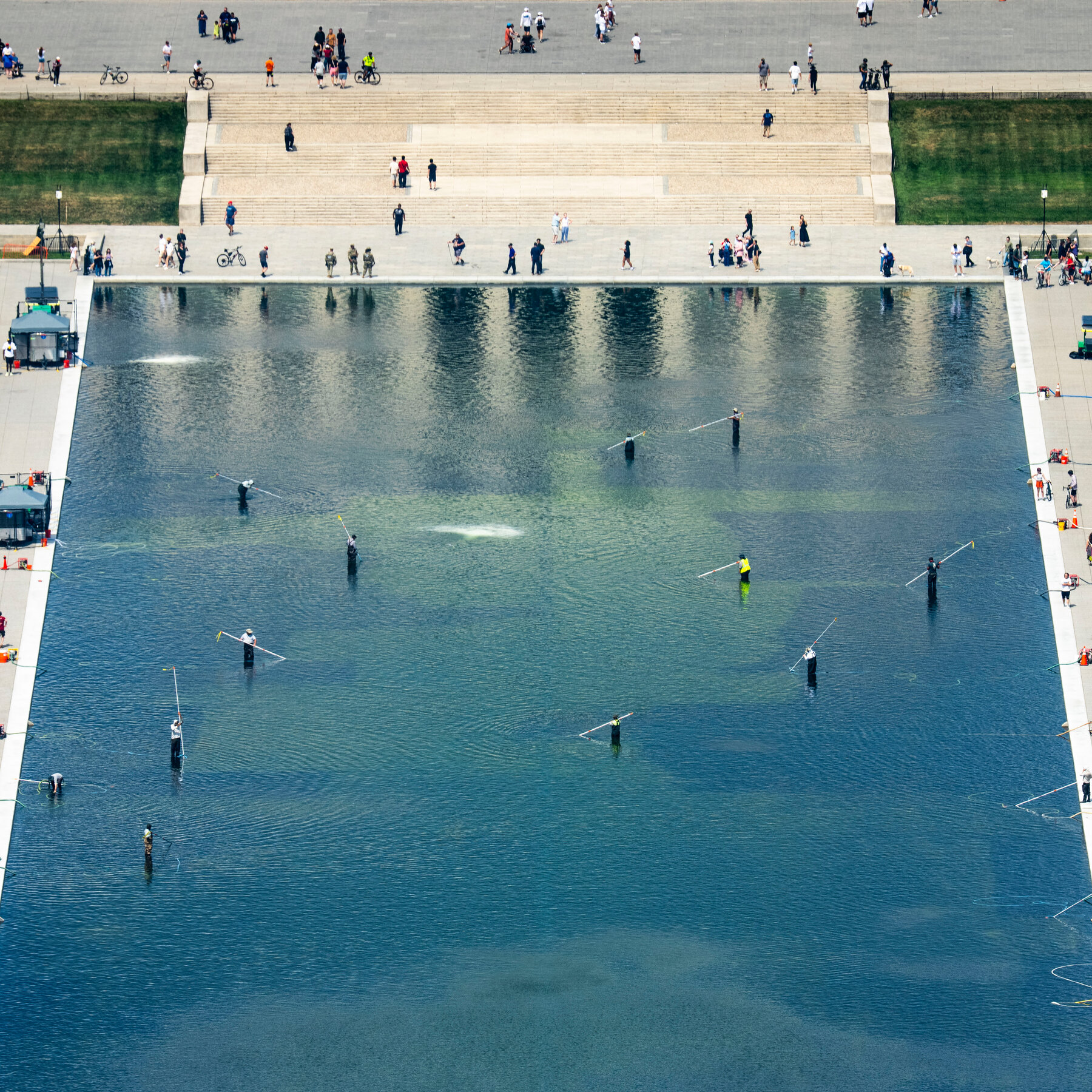 Trump Says Vandals Sabotaged the Reflecting Pool. Internal Documents Raise Doubts.