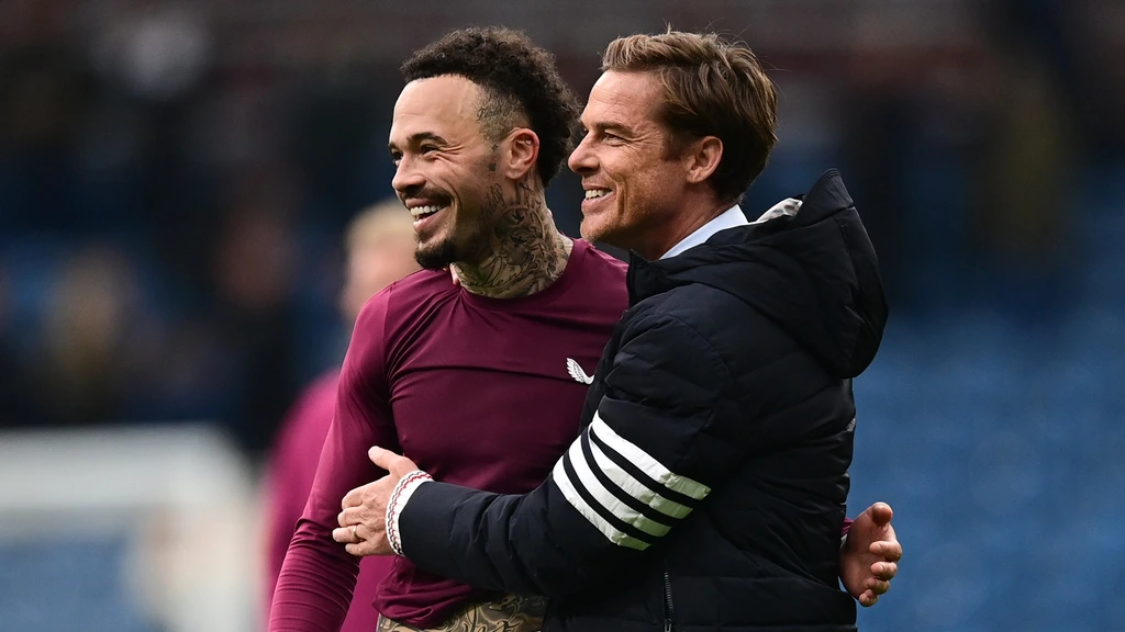 Hartman en Flemming zien trainer Parker vertrekken bij gedegradeerd Burnley