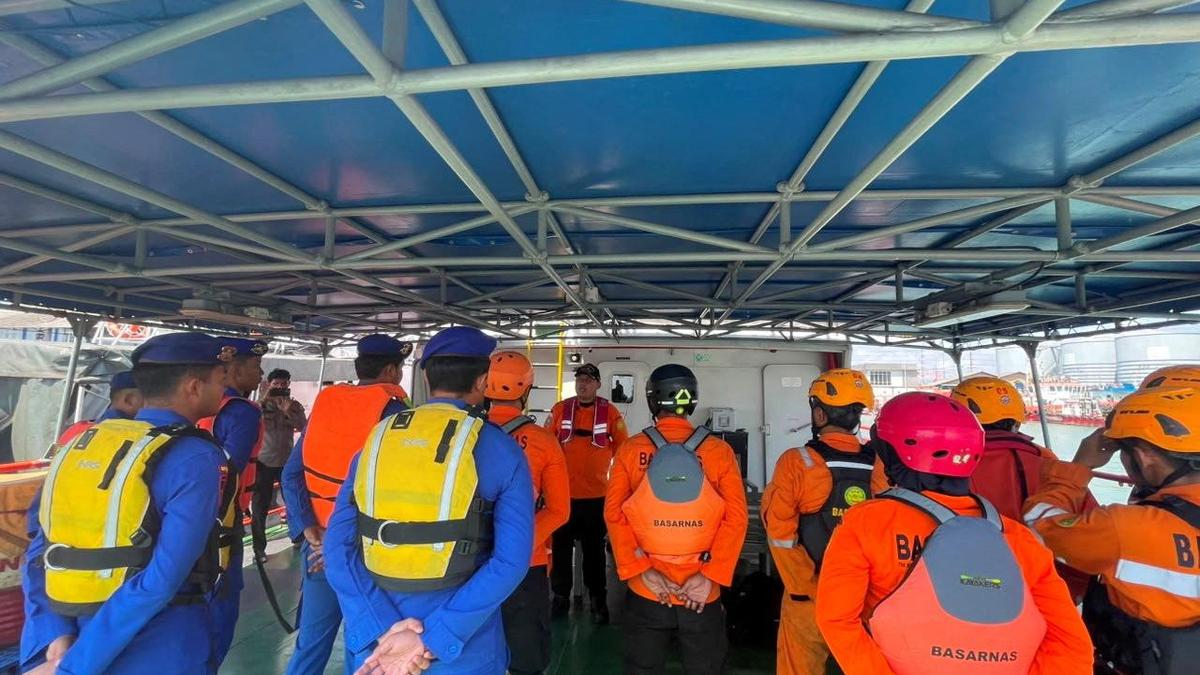 Five dead, 41 missing in Indonesia ferry fire