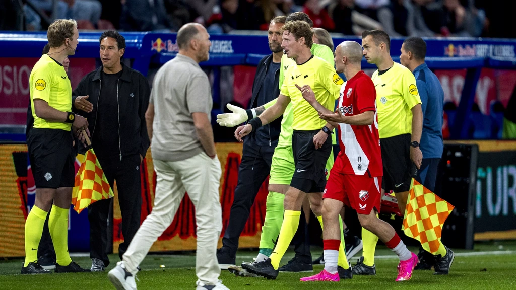 FC Utrecht-Go Ahead dinsdag zonder publiek uitgespeeld: 'Dit was onacceptabel'