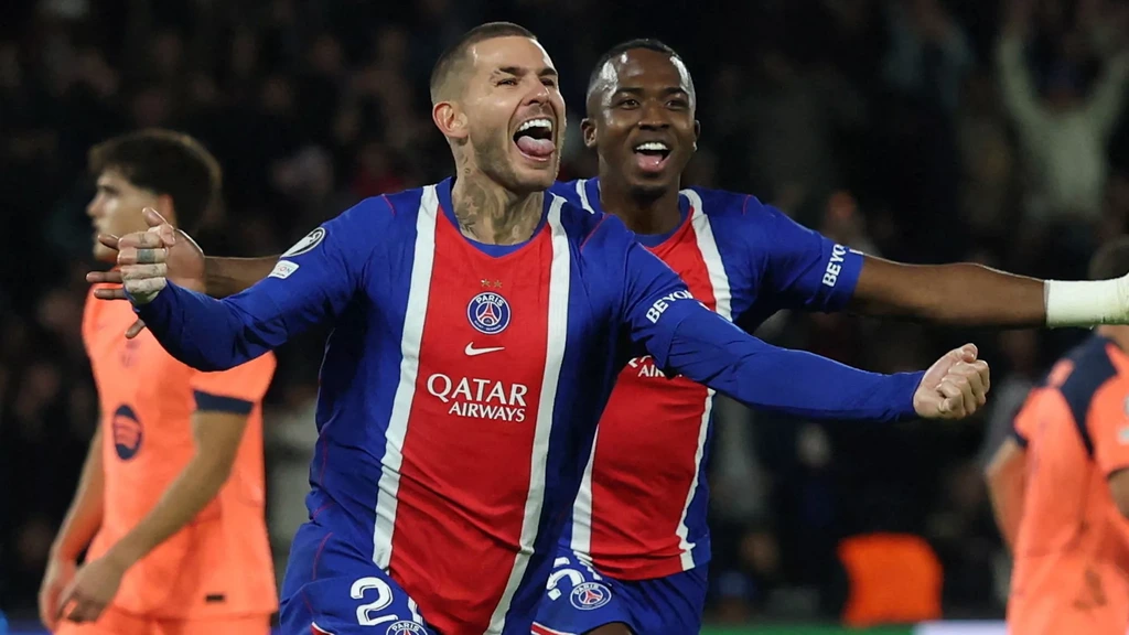 Paris Saint-Germain brengt Barcelona eerste nederlaag toe bij voetbalfeest in Parijs