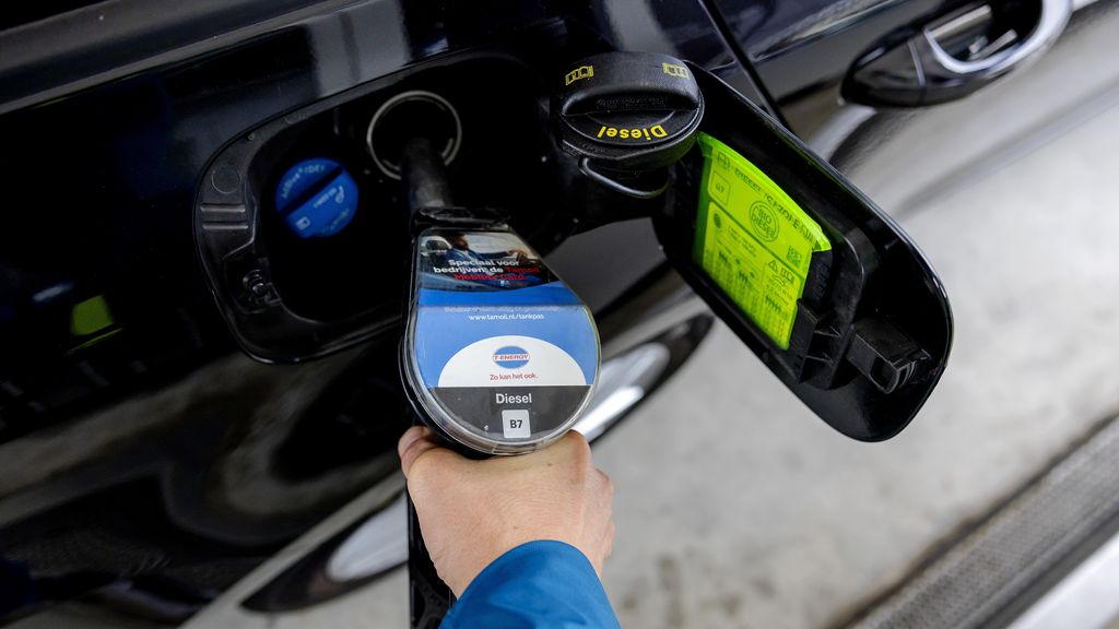 Dieselprijs richting record, 'gaat ons allemaal pijn doen'