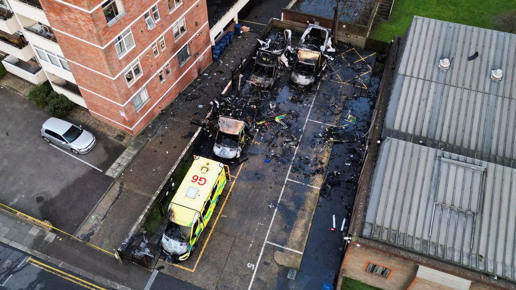 Ambulances van Joodse hulporganisatie Londen verwoest na brandstichting