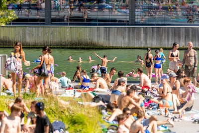 Nederland staat snikhete dag te wachten en het is al vroeg warm vandaag