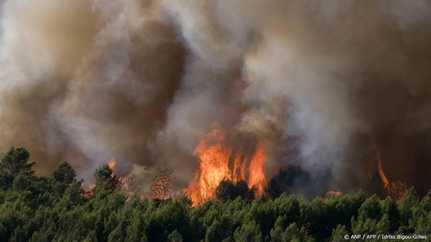 Grote nieuwe natuurbrand verwoest 930 hectare in Zuid-Frankrijk