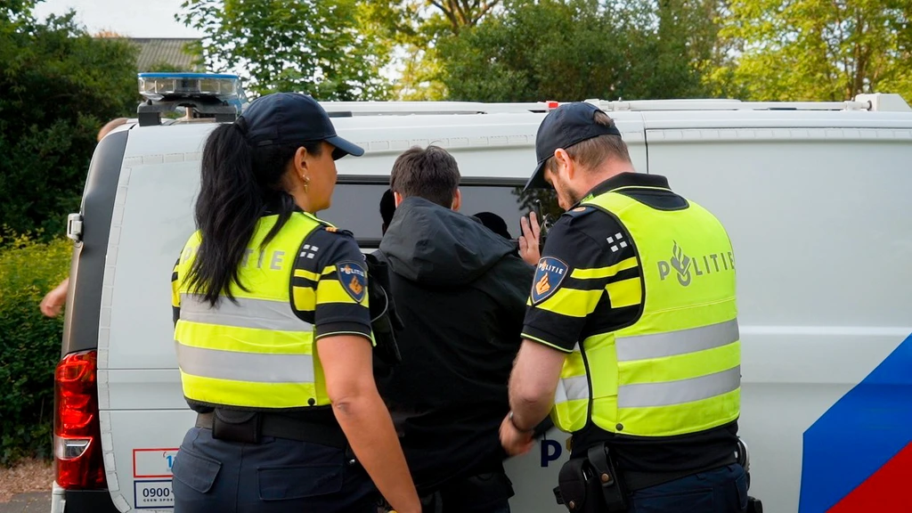 ME voor derde dag in actie bij azc-protest in Apeldoorn