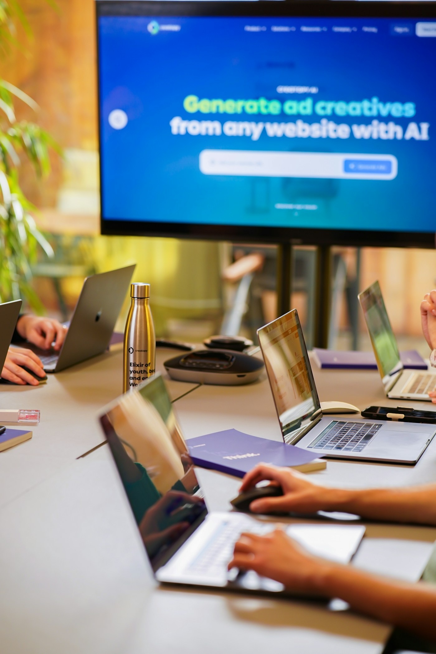 AI-startup van Nijmegenaar Pim de Witte haalt 320 miljoen op, Bezos stapt in