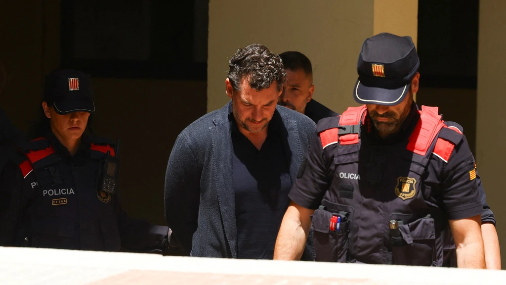 Zoon oprichter modeketen Mango verdacht van dood vader die van klif viel
