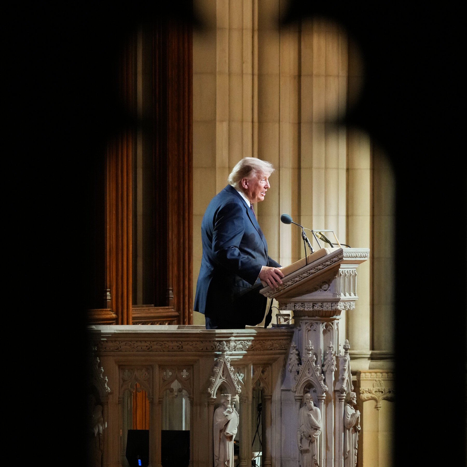 At Graham’s Farewell, a Glimpse Into Power in Trump’s Washington