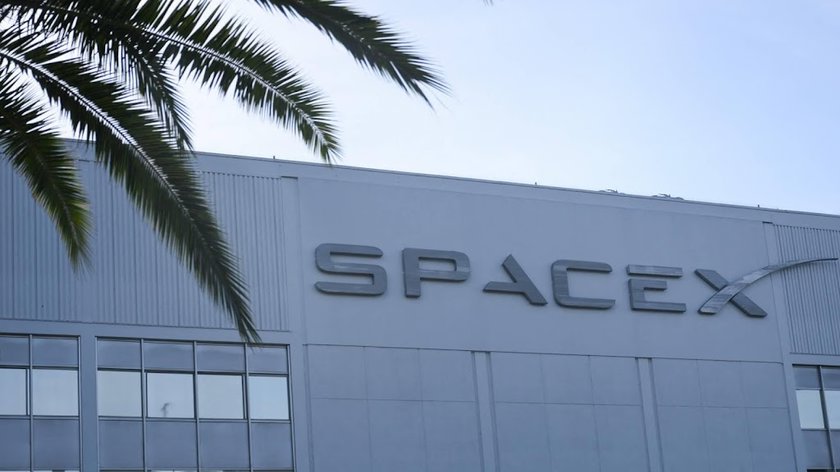 SpaceX voert omzet flink op dankzij AI-tak en groei bij Starlink