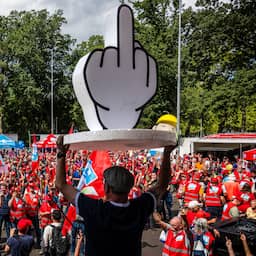 Vakbonden na de zomer verder met grote stakingen: openbaar vervoer weer plat