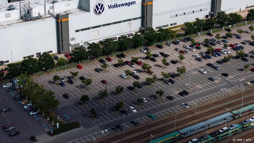 Autoconcern Volkswagen boekt bijna een derde minder winst