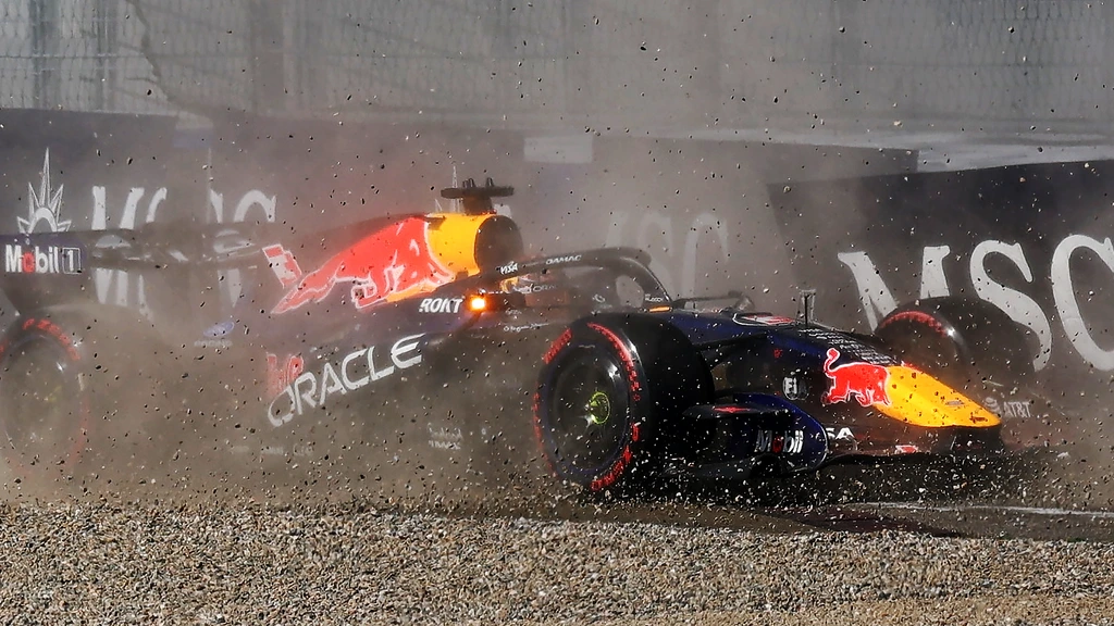 Verstappen crasht tijdens kwalificatie Oostenrijk, Russell pakt pole