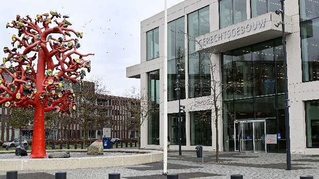 Rechter tikt Tilburg op de vingers. ‘Onacceptabel’ dat gemeente arrestatie Tom de Wal niet onderbouwt