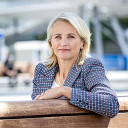 Staat gaat bezwaar maken tegen 'ongepaste' beloning KLM-topvrouw