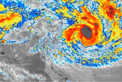 Windstoten tot 315 kilometer per uur: ongekende tropische storm onderweg naar noorden Australië