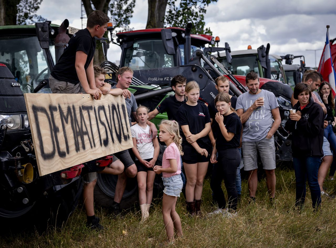 Dit keer blijven boeren nog ‘publieksvriendelijk’ op de carpoolstrook, maar: ‘Wij trekken een grens’