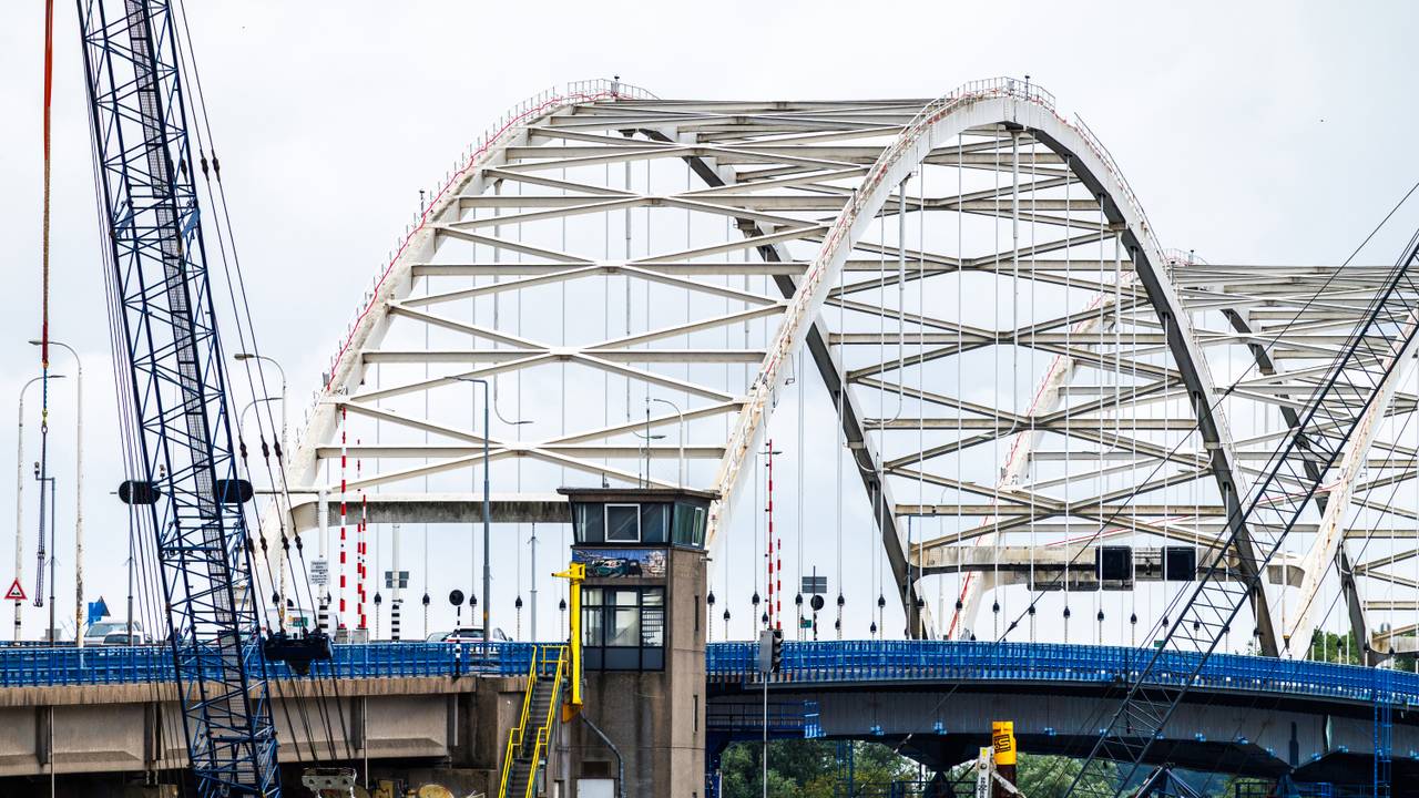 Deze 5 nachten in augustus gaat er helemaal geen verkeer over Merwedebrug
