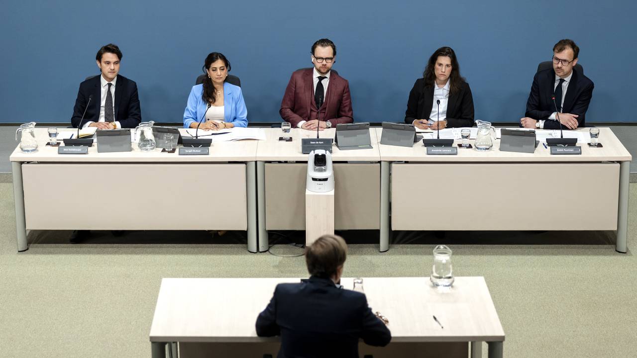 Microbioloog Jan Kluytmans over corona-uitbraak: 'Het was één voor twaalf'