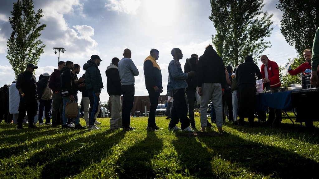 Amsterdam vangt 230 extra vluchtelingen op vanwege situatie Ter Apel