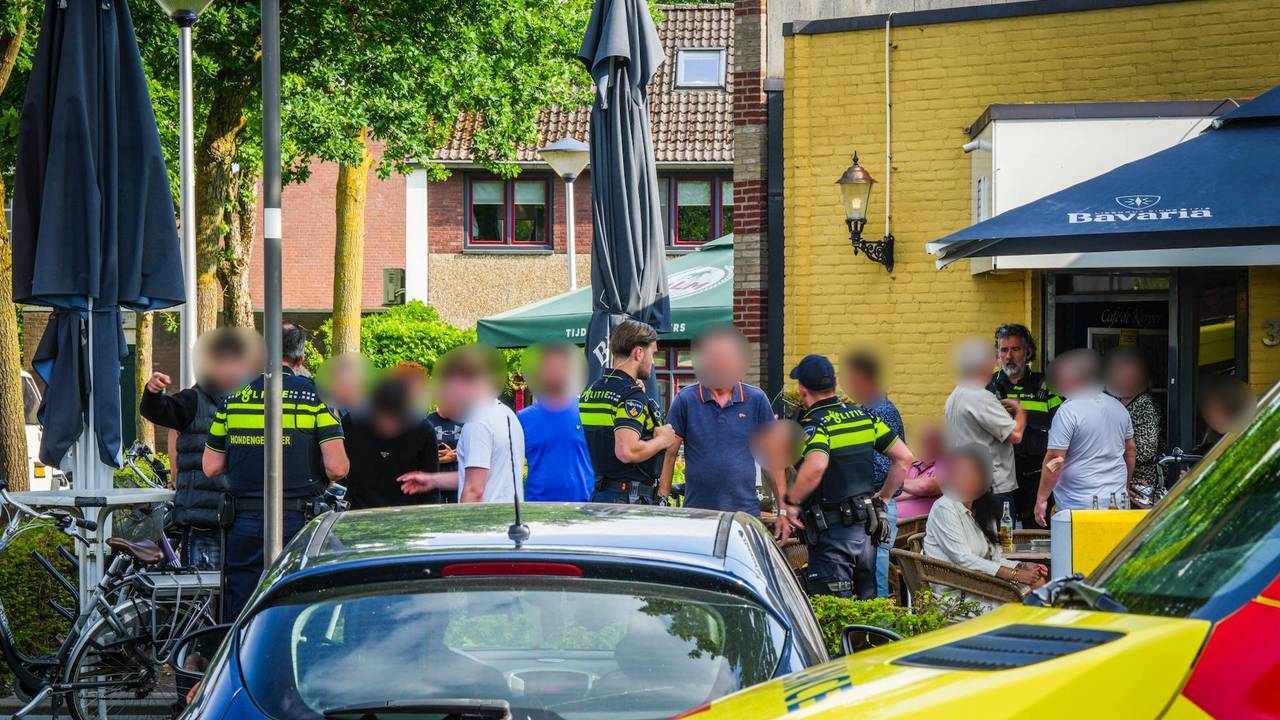 Man haalt met kapmes uit op vol terras en verwondt tweetal: 4 maanden cel