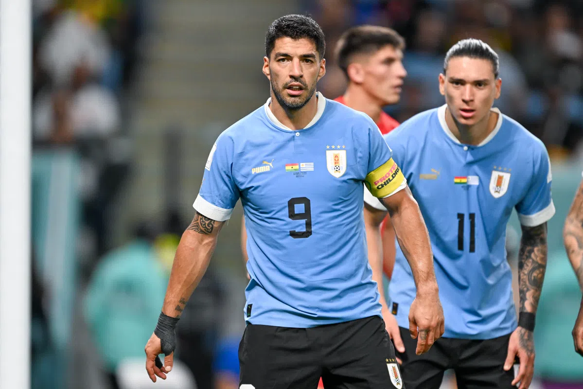 Gestopte Suárez wil tóch met Uruguay naar het WK: 'Heb sorry gezegd'