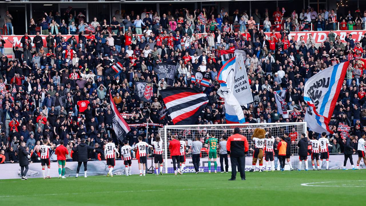 Hier hangt de selectie van PSV zondag uit: 'Ik nodig het hele team uit'