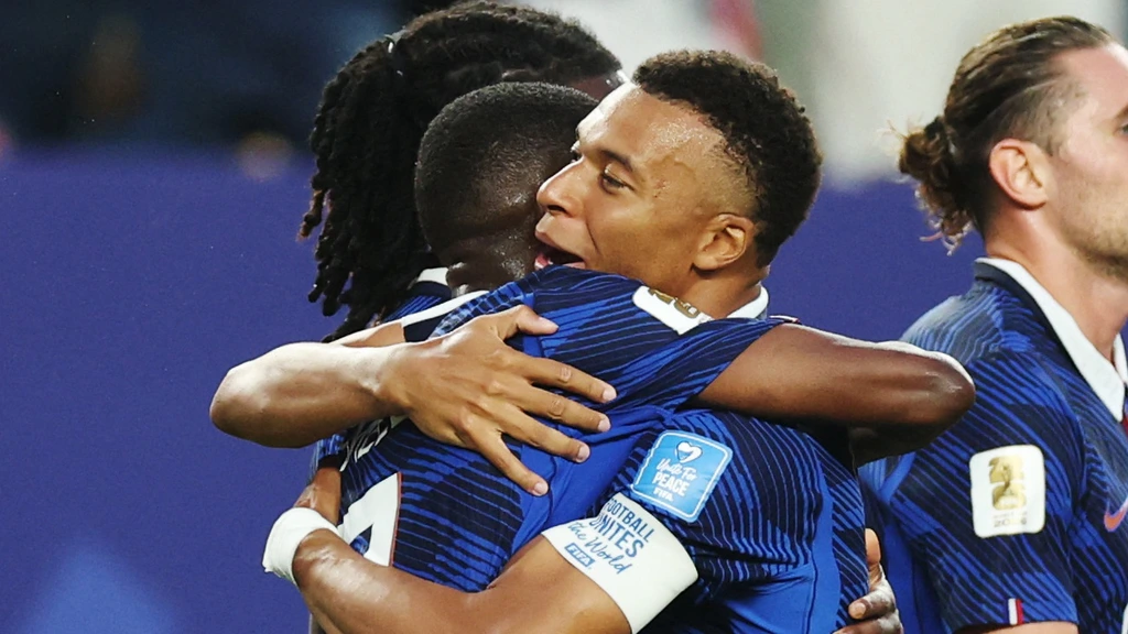 Frankrijk door na zege op Irak, dankzij twee goals Mbappé in stilgelegd duel