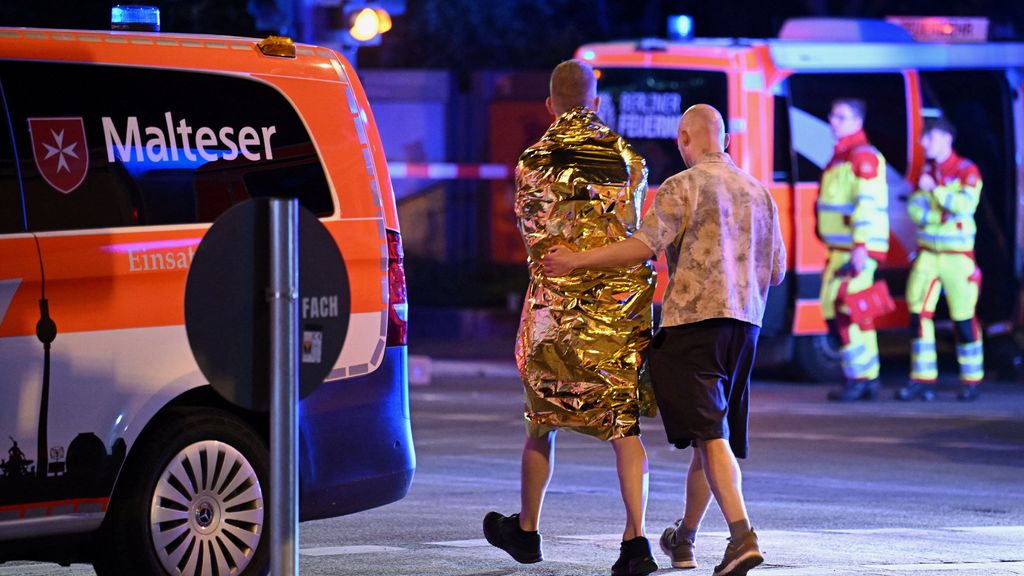 Voertuig rijdt in op menigte bij Pride in Berlijn: één dode, 16 gewonden
