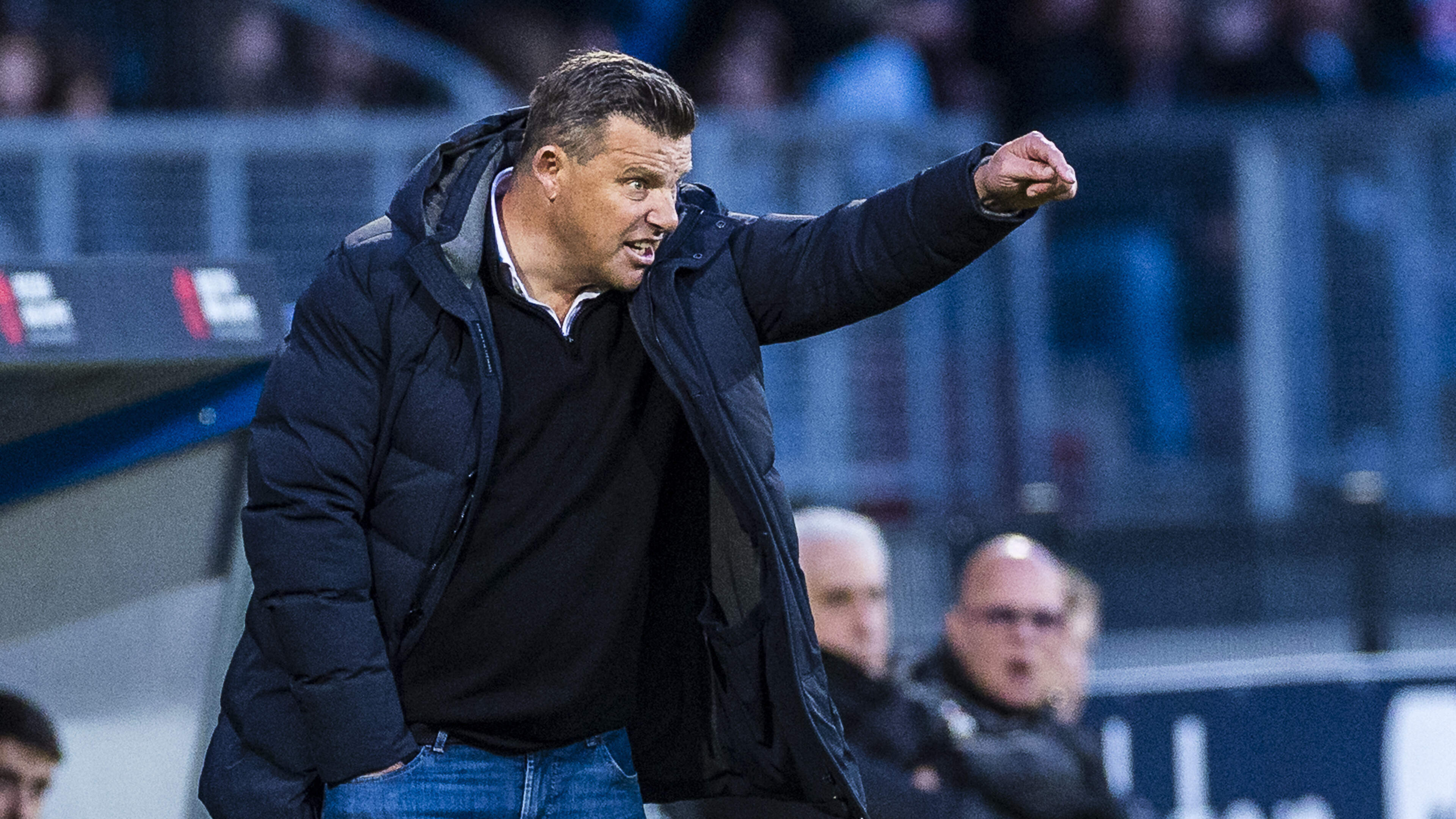 Willem II-trainer John Stegeman gruwelt van ’aanslag’ Almere City-speler en hekelt de KNVB: ’Het slaat nergens op’
