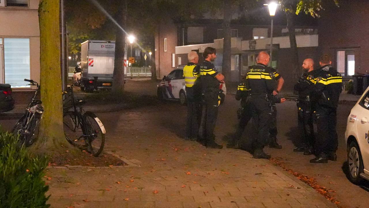 Vrouw op fiets zwaargewond in Helmond: automobilist rijdt door