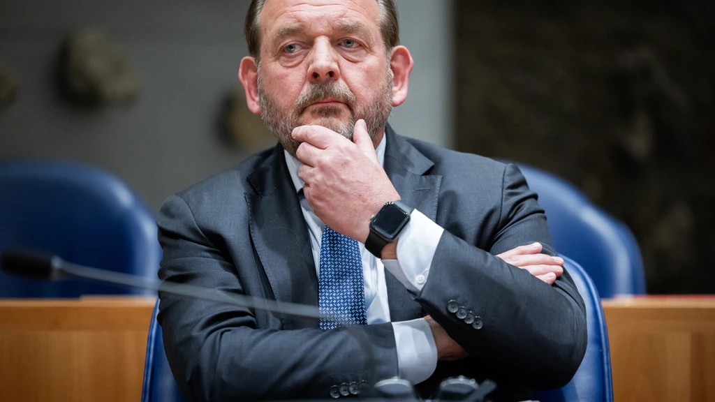 Reinier van Zutphen stopt in 2027 als Nationale ombudsman, Kamer zoekt opvolger