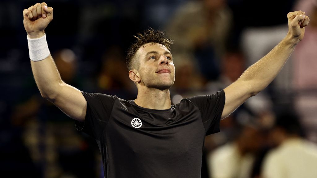 Griekspoor knokt zich langs Roebljov en bereikt finale in Dubai