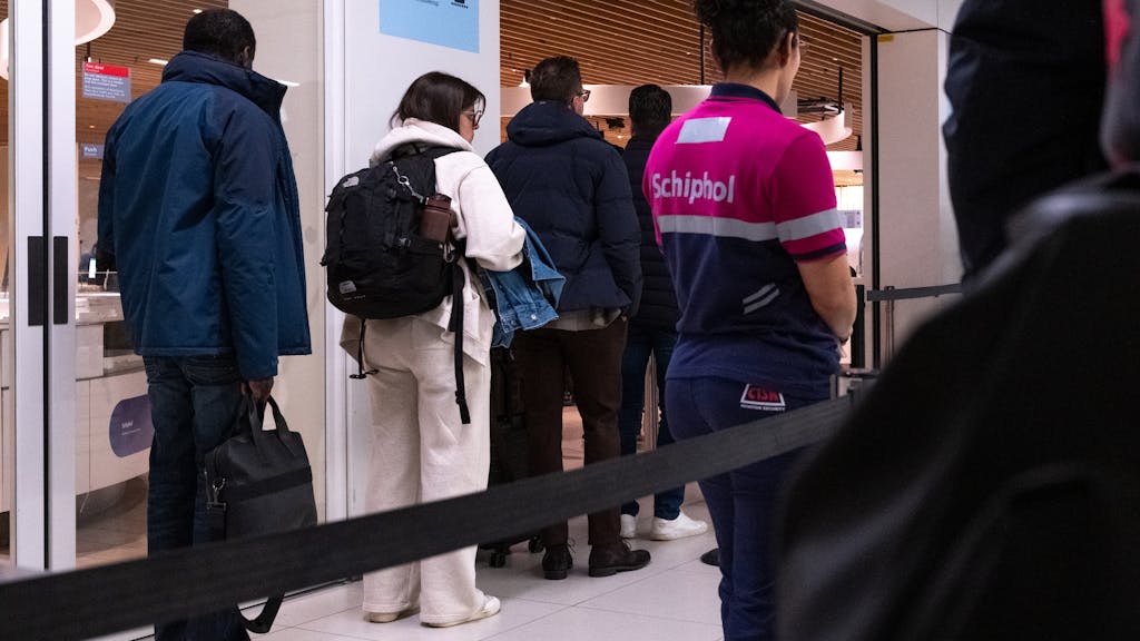 FNV: Schipholbeveiligers hebben te weinig tijd voor veiligheidschecks
