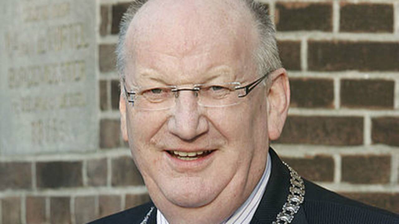 Oud-burgemeester overleden bij ongeluk Helmond: 'Geschokt door dit nieuws'