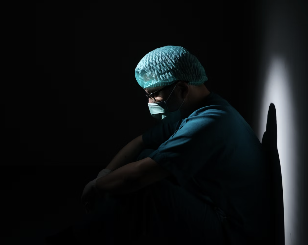 Eén op de drie zorgmedewerkers in Europa kampt met depressieve gevoelens