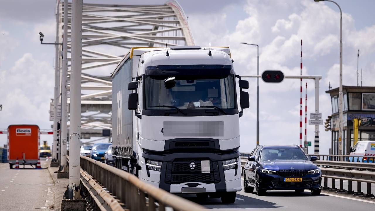 Nog duizenden trucks over Merwedebrug, dit kan Rijkswaterstaat wél doen