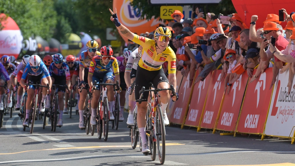 Wiebes sprint naar tweede ritzege in de Ronde van Polen