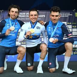 Opgeluchte Remco Evenepoel maakt na fotofinish unieke collectie titels compleet