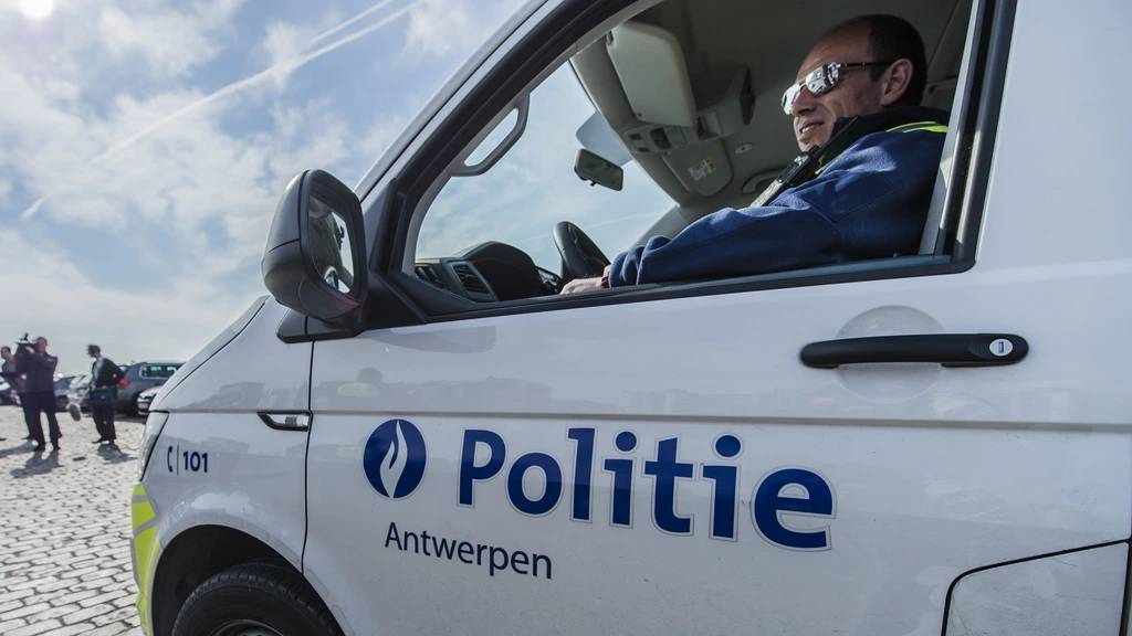 Vijf Nederlanders aangehouden na vondst 208 kilo cocaïne in België