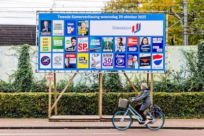 Prijskaartje van verkiezingsplannen: hoger eigen risico bij VVD en CDA, hogere AOW-leeftijd bij VVD, SGP, Volt en JA21