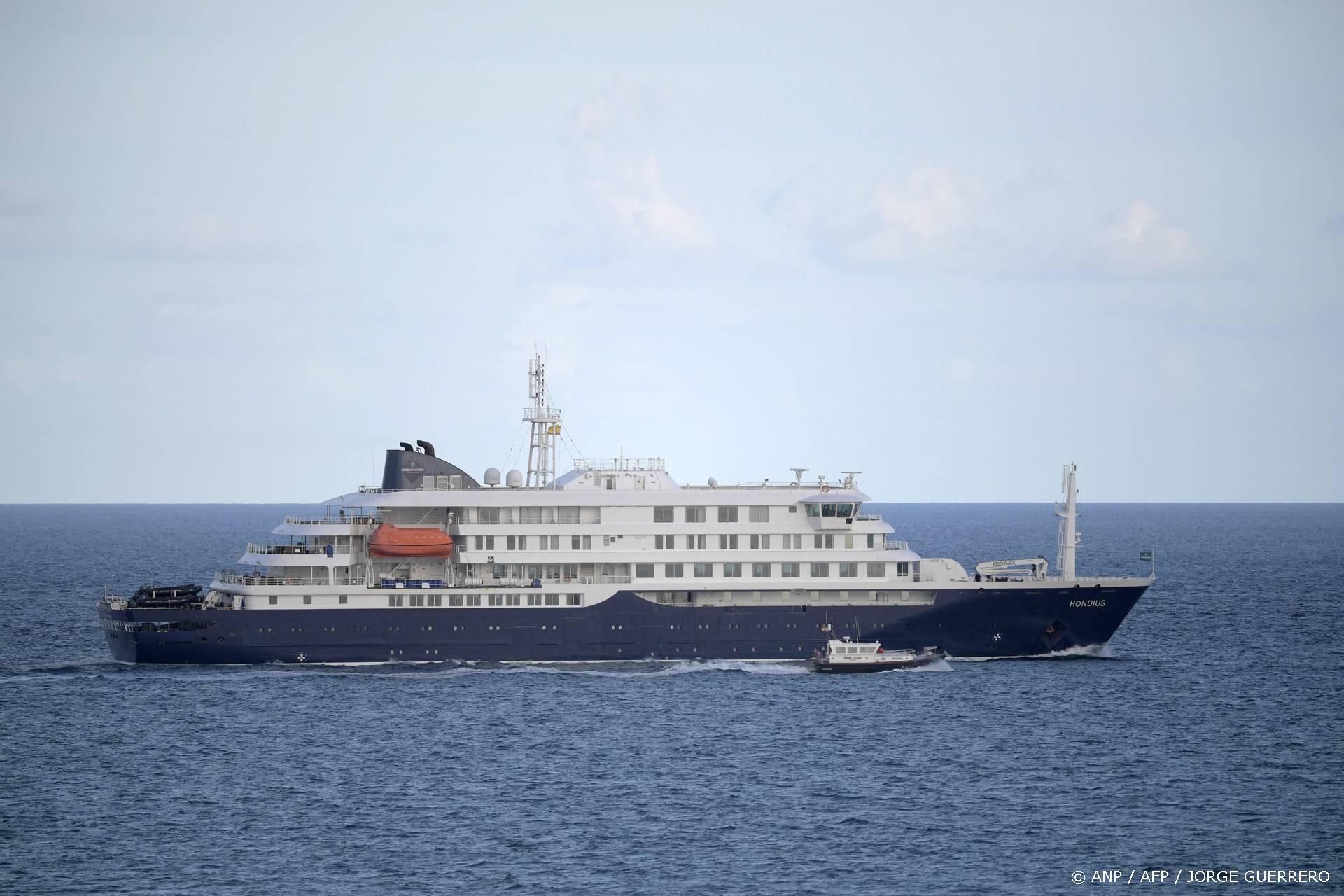 Deel opvarenden Hondius gaat in quarantaine in Rotterdamse haven