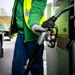 Kabinet trekt miljard euro uit voor gevolgen Iranoorlog, maar accijns op benzine blijft