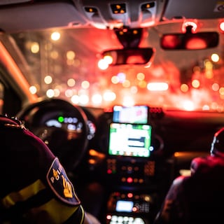 Ruzie tussen meerdere personen op Zeeburgereiland mondt uit in steekpartij: man (38) zwaargewond