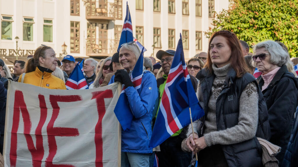 EU hides disappointment after Iceland's 'No' vote